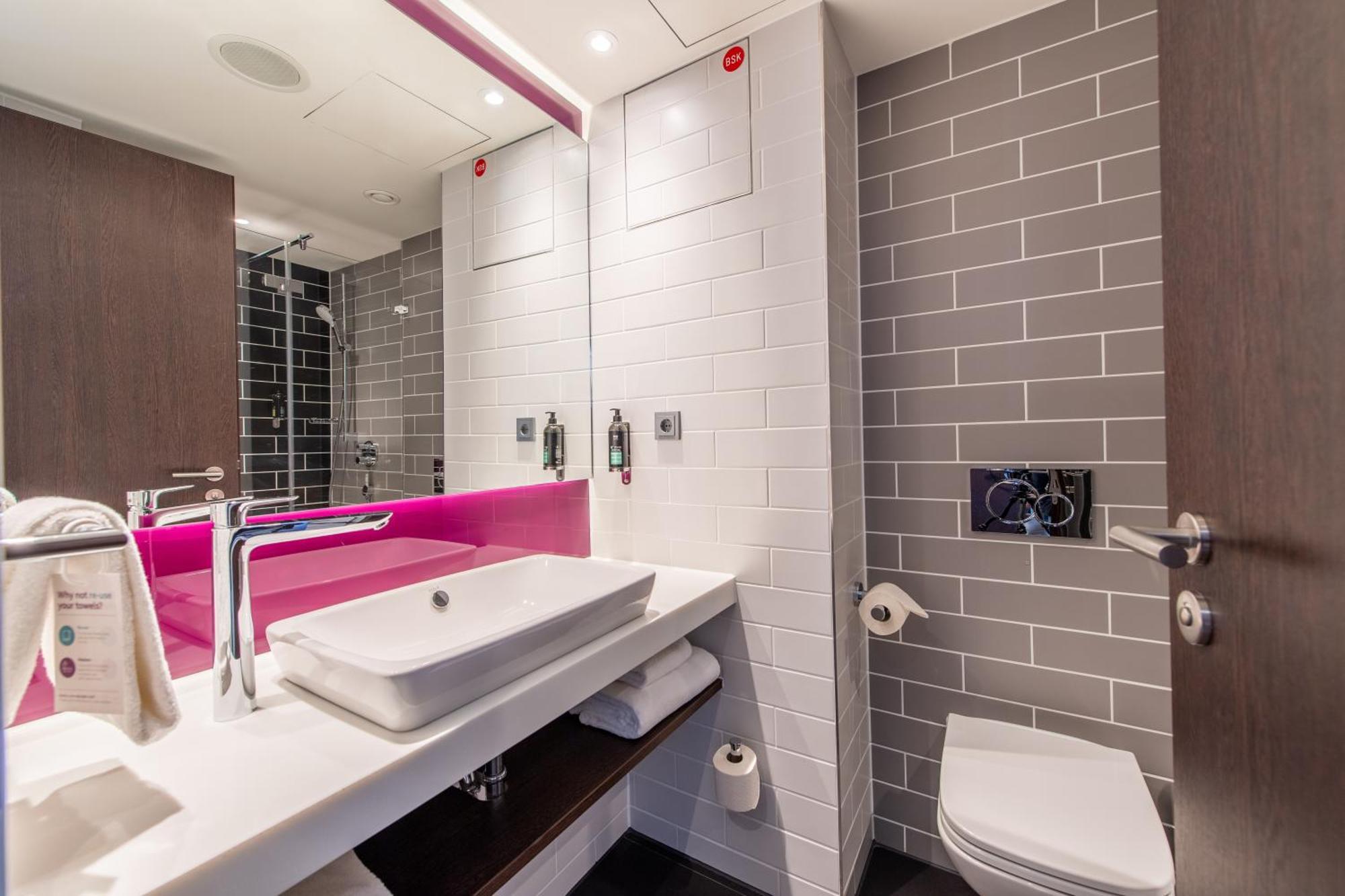 Premier Inn Stuttgart City Centre Kültér fotó